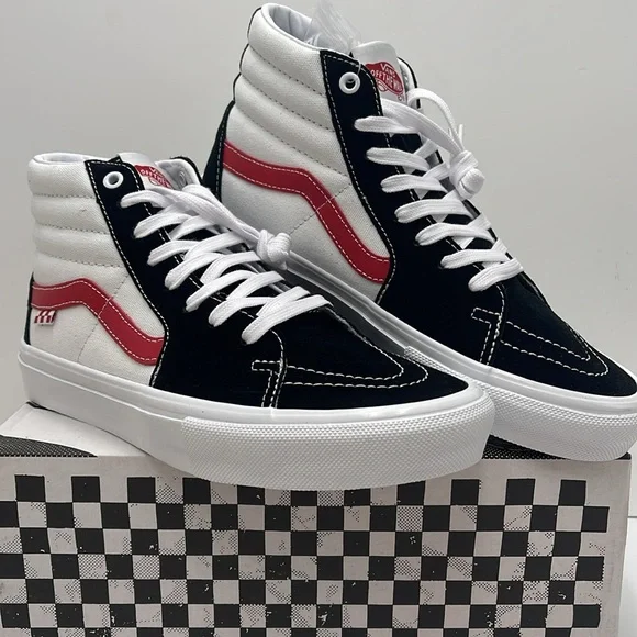 Vans WMNS Skate Sk8-Hi
Athletic Black/Red
VN0A5FCC458 Sneakers - Picture 4 of 16